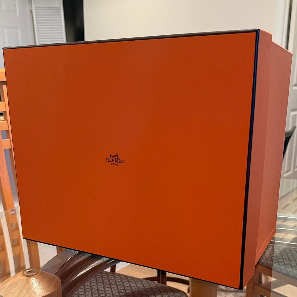 Authentic Hermes Extra Large Box with ribbon inside